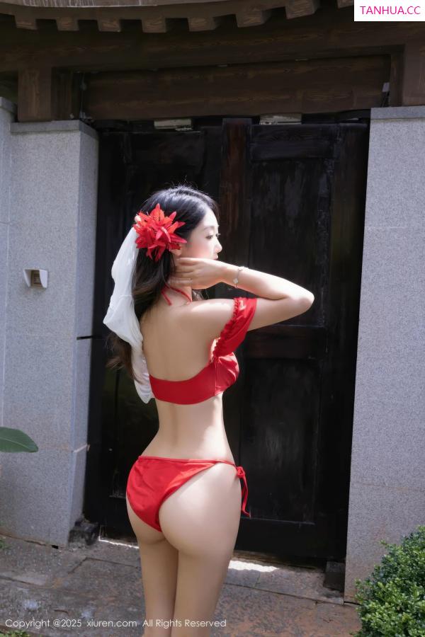 唐安琪  [XiuRen]高清写真图 2025.08.18 No.10662 唐安琪 红色泳衣第20张图片